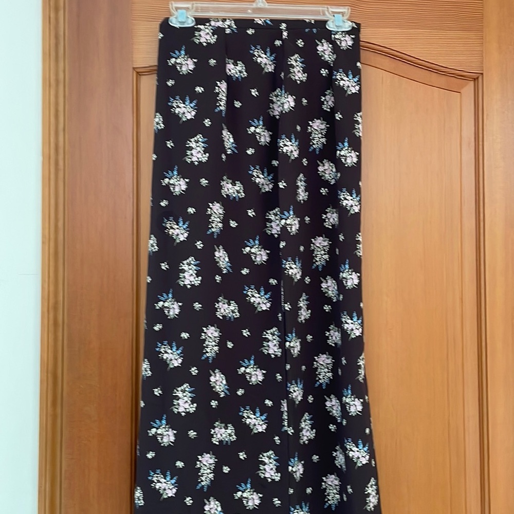 Gap long skirt brown colored with flowers size 4